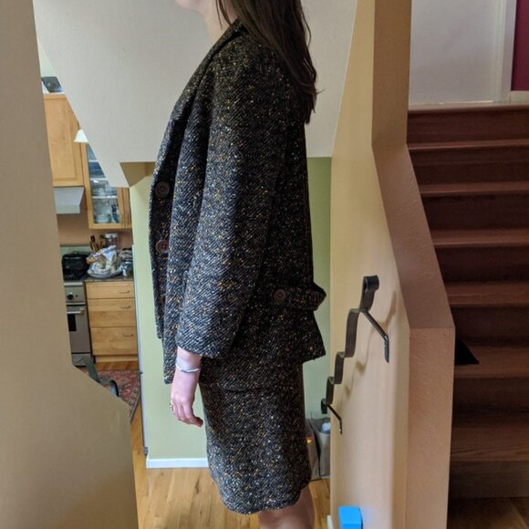 Vintage Brown Tweed Suit by Snyder-Craft of CA, Flattering Style, On Trend - Picture 3 of 16